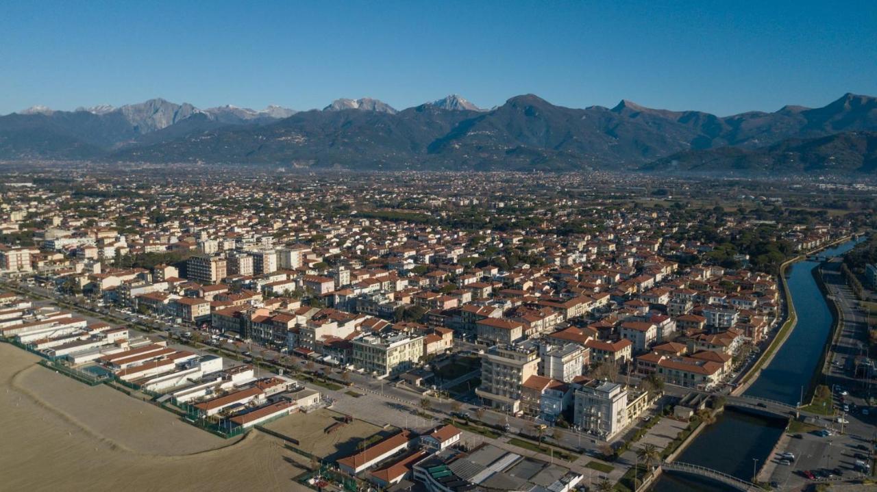 "Libeccio Apartment" Con Garage Privato E Fronte Mare Lido di Camaiore Exterior photo
