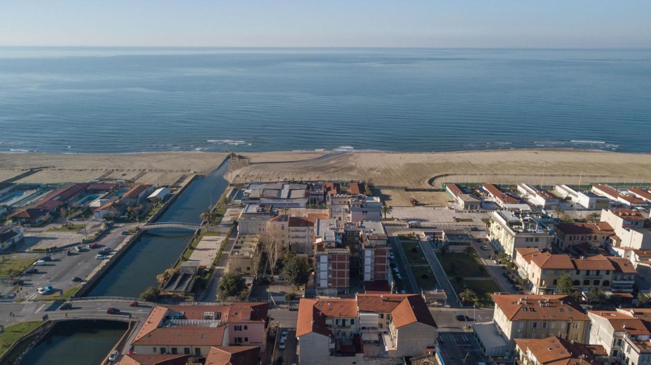 "Libeccio Apartment" Con Garage Privato E Fronte Mare Lido di Camaiore Exterior photo